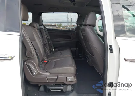 2018 Honda Odyssey Elite z USA, uszkodzony, nr VIN 5FNRL6H93JB050043